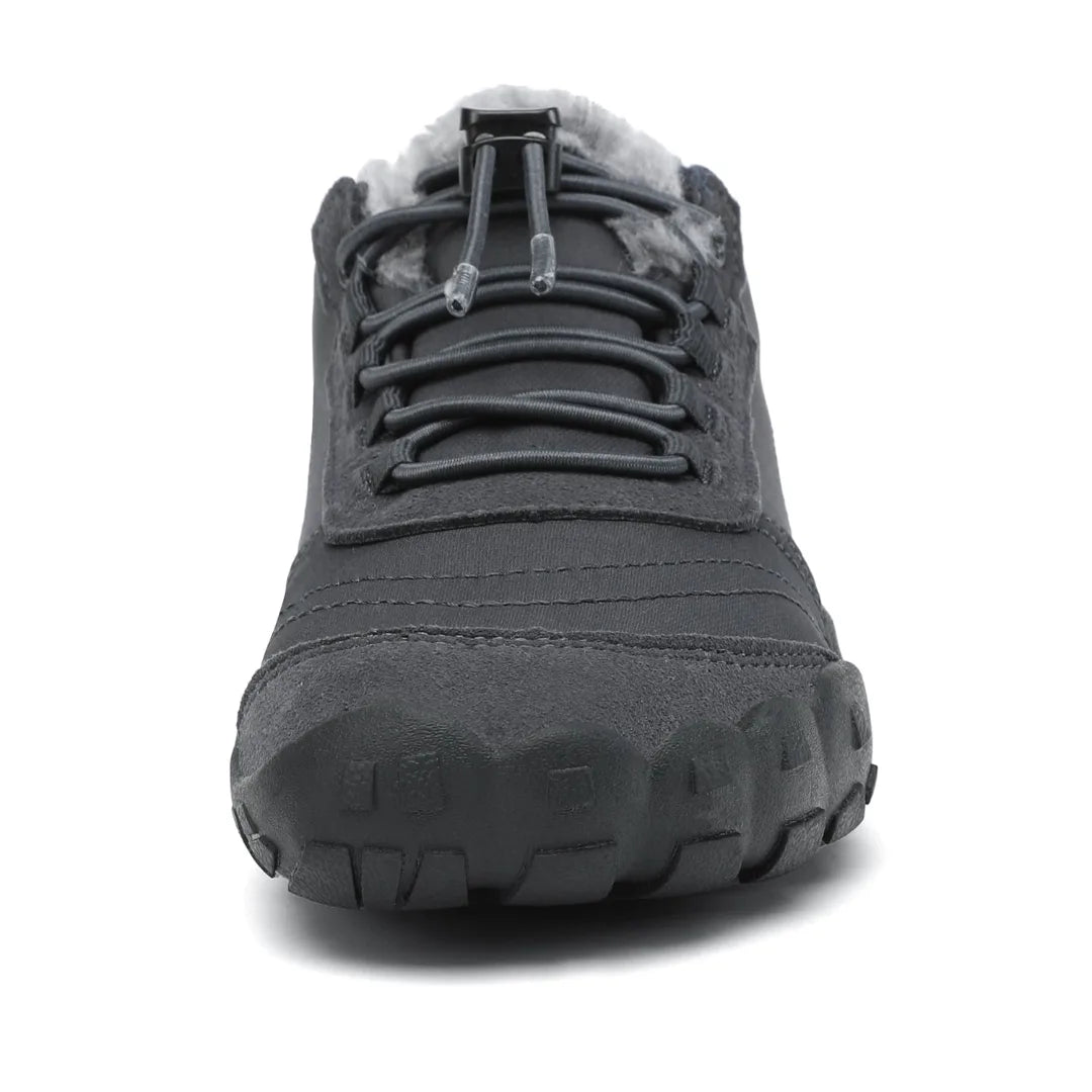 Bebe zapatillas de invierno con punta ancha y sistema de ajuste rápido para autonomía.