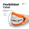 Zapatilla barefoot gris doblada demostrando su gran flexibilidad.