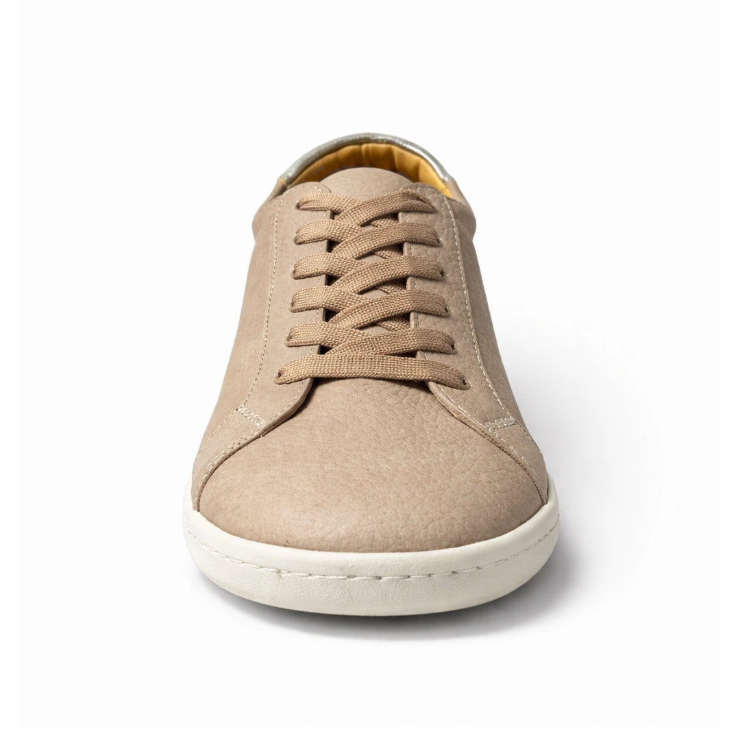 MOKA cuero beige mujer vista frontal — zapato barefoot artesanal color beige puntera ancha Chile